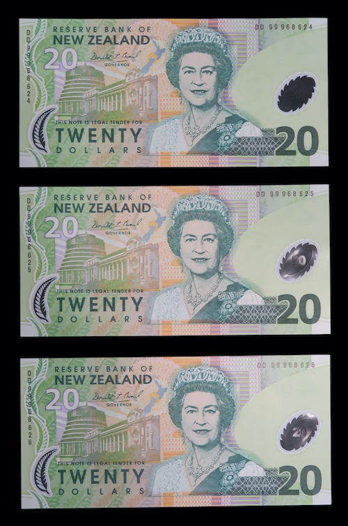 Zealand queen elizabeth banknotes