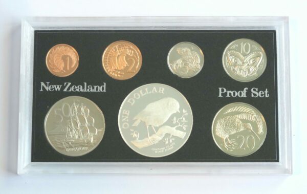 Black Robin Proof Set