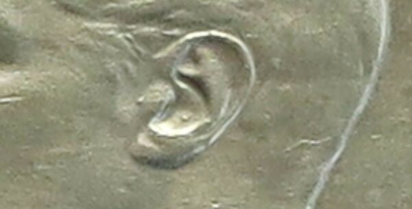 1942 Shilling, Ear 2 dots variety