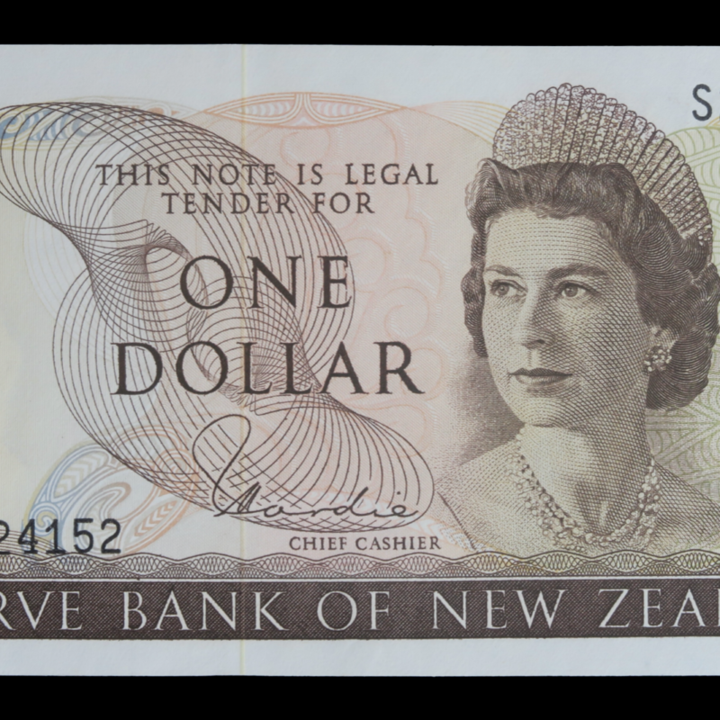 Zealand uncirculated dollar note