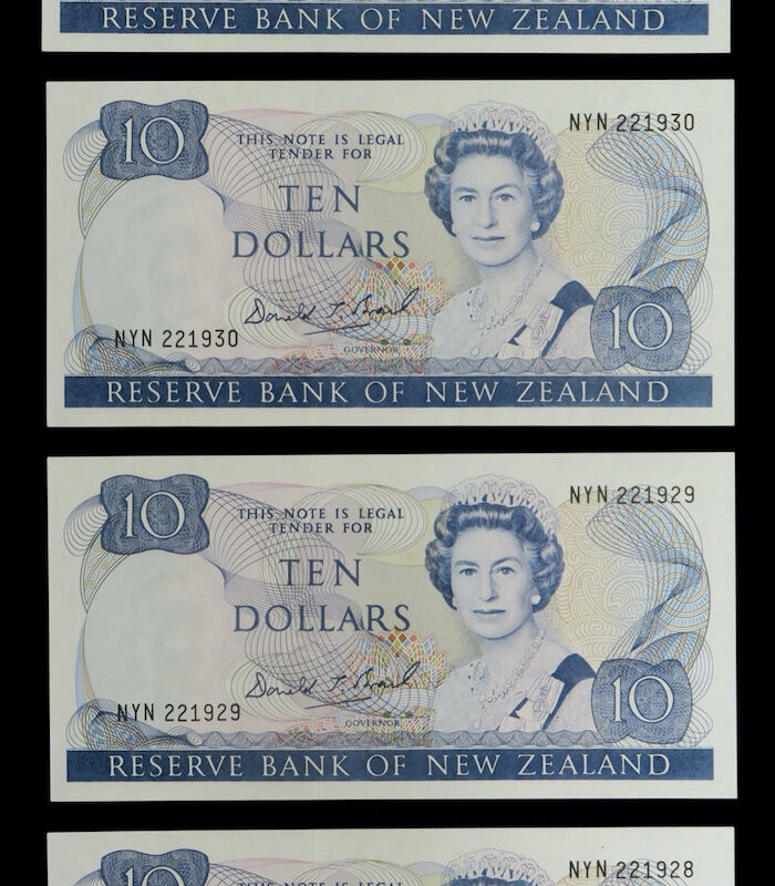 Consecutive banknotes