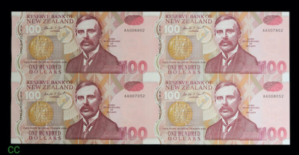 New zealand 100 dollars block of 4 notes