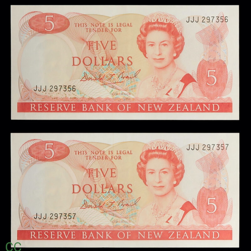 New zealand 5 dollars note pair