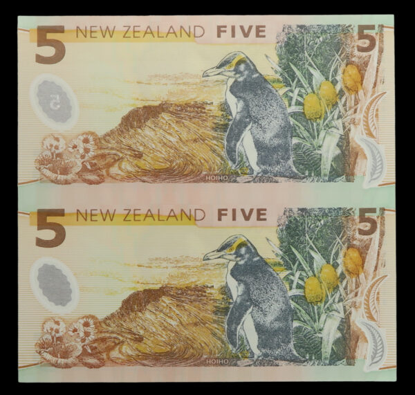 New zealand five dollars 1999
