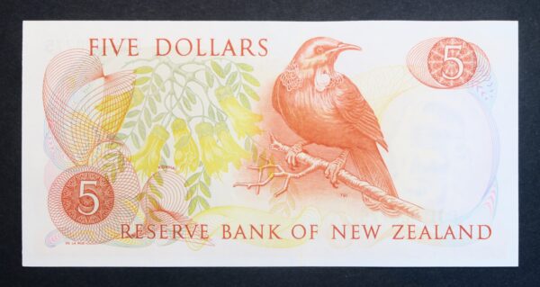 New Zealand 5 dollars 1967 low number