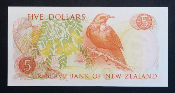 New zealand 5 dollars knight last prefix