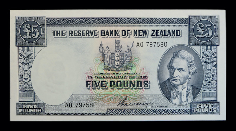 Five pounds wilson signature nz banknote
