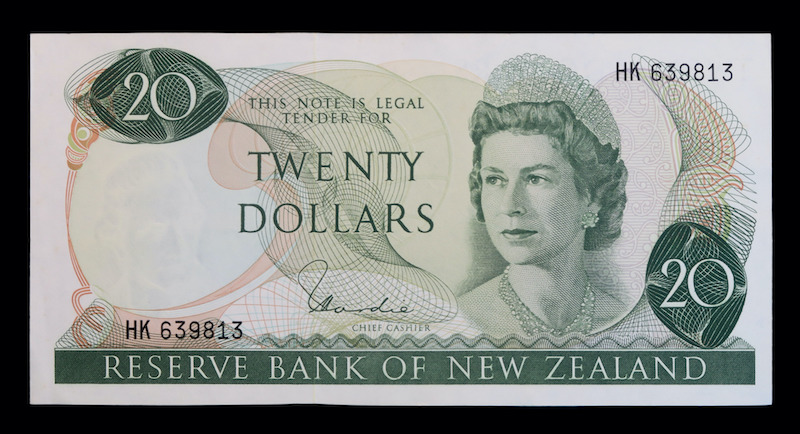 New zealand paper currency note 20 dollars hardie signature