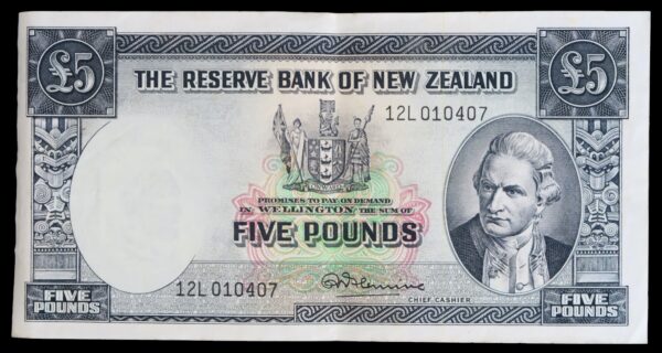 Captain cook 5 pounds note New Zealand