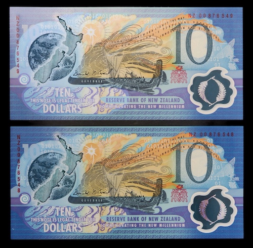 New zealand mellinnium ten dollar banknotes pair
