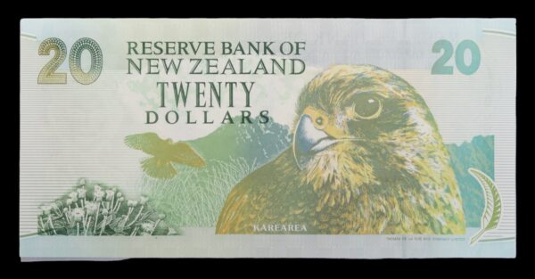 Scarce new zealand banknotes 1996