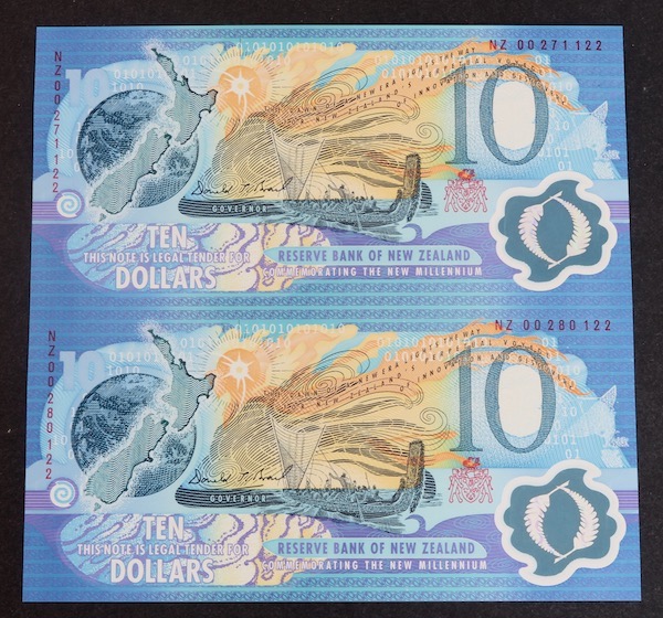 Uncut new zealand polymer ten dollar notes
