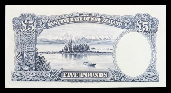 Paper five pound note high grade from new zealand 1940 to 1955 issue