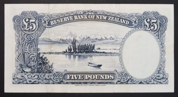 Five pounds nz paper banknote with Hanna signature
