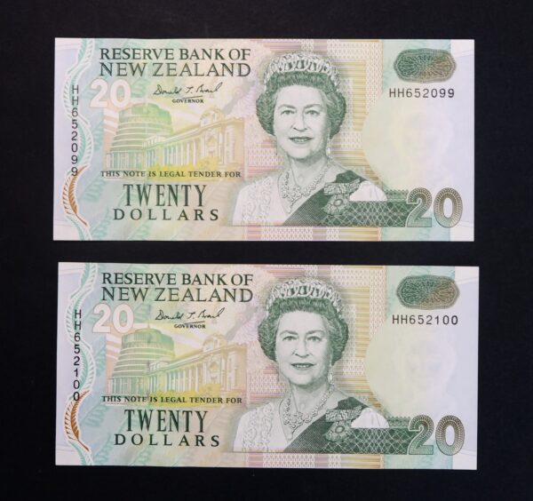 New zealand uncirculated 20 dollar notes