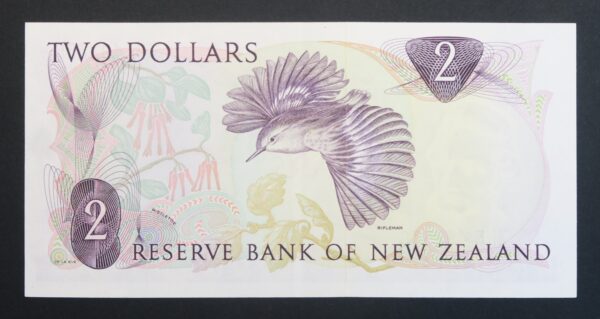 New zealand two dollars paper banknote uncirculated