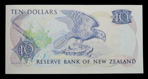 New zealand paper banknotes