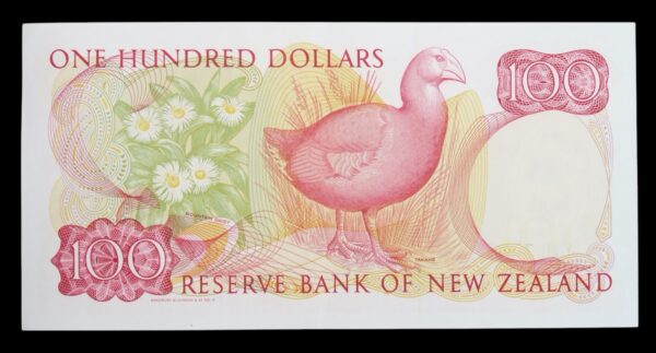 New zealand 100 dollar banknotes