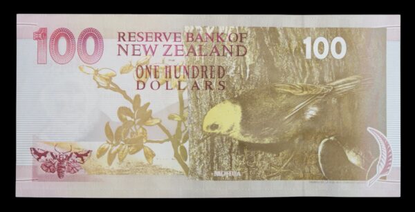 New zealand aa first prefix 100 dollar note 1992
