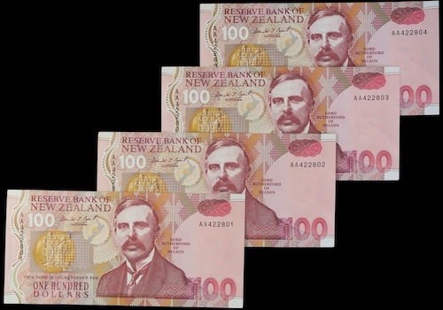 New zealand one hundred dollar notes 1992