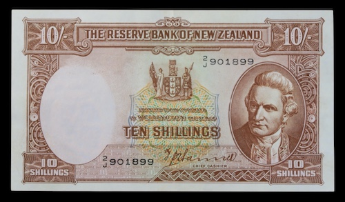 New zealand ten shillings banknotes 1940 to 1955