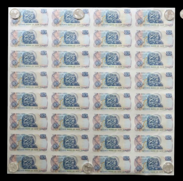 New zealand uncur sheet of 32 ten dollar banknotes 1990