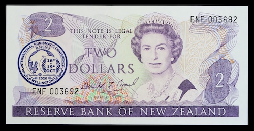 Nz queen elizabeth over pint banknotes