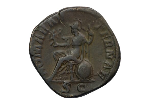 Sestertius roma seated holding victory