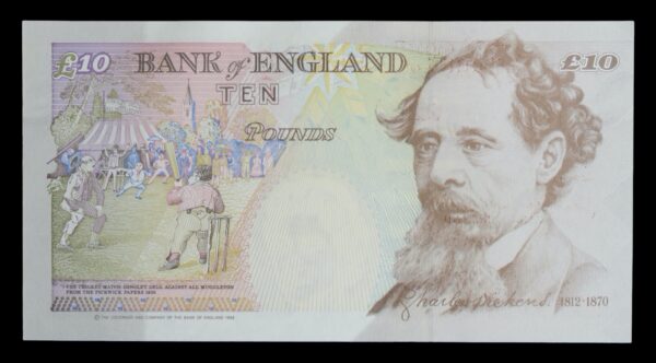 English ten pounds kentfield signature