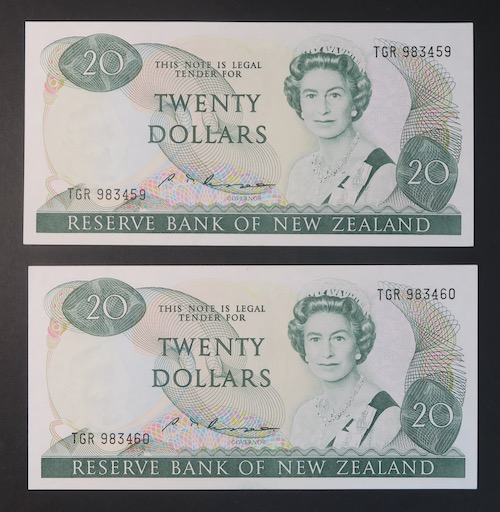New zealand queen elizabeth banknote pairs