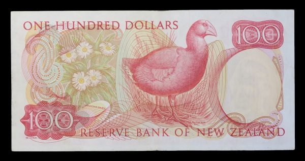 New zealand paper one hundred dollar notes