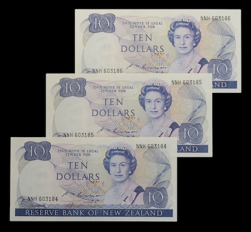New zealand ten dollars russell signature