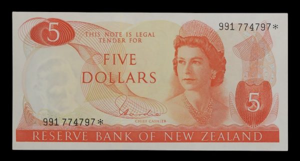 Five dollars nz star note